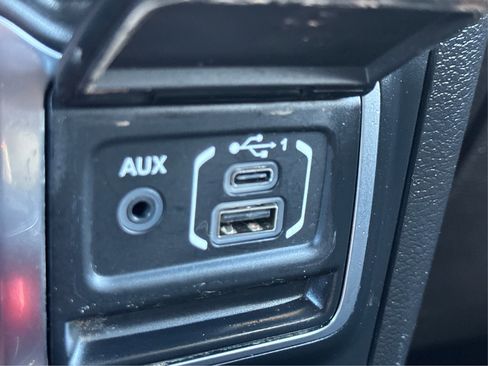 Used 2018 Jeep Wrangler Unlimited Sport S image 38