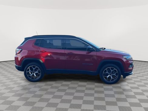 Used 2025 Jeep Compass Limited image 4