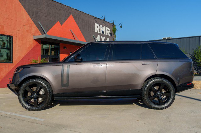 Used 2023 Land Rover Range Rover Long Wheelbase SE AWD/4WD image 8