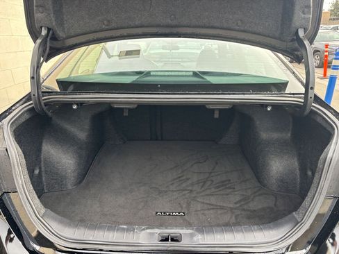 Used 2025 Nissan Altima 2.5 SV image 36