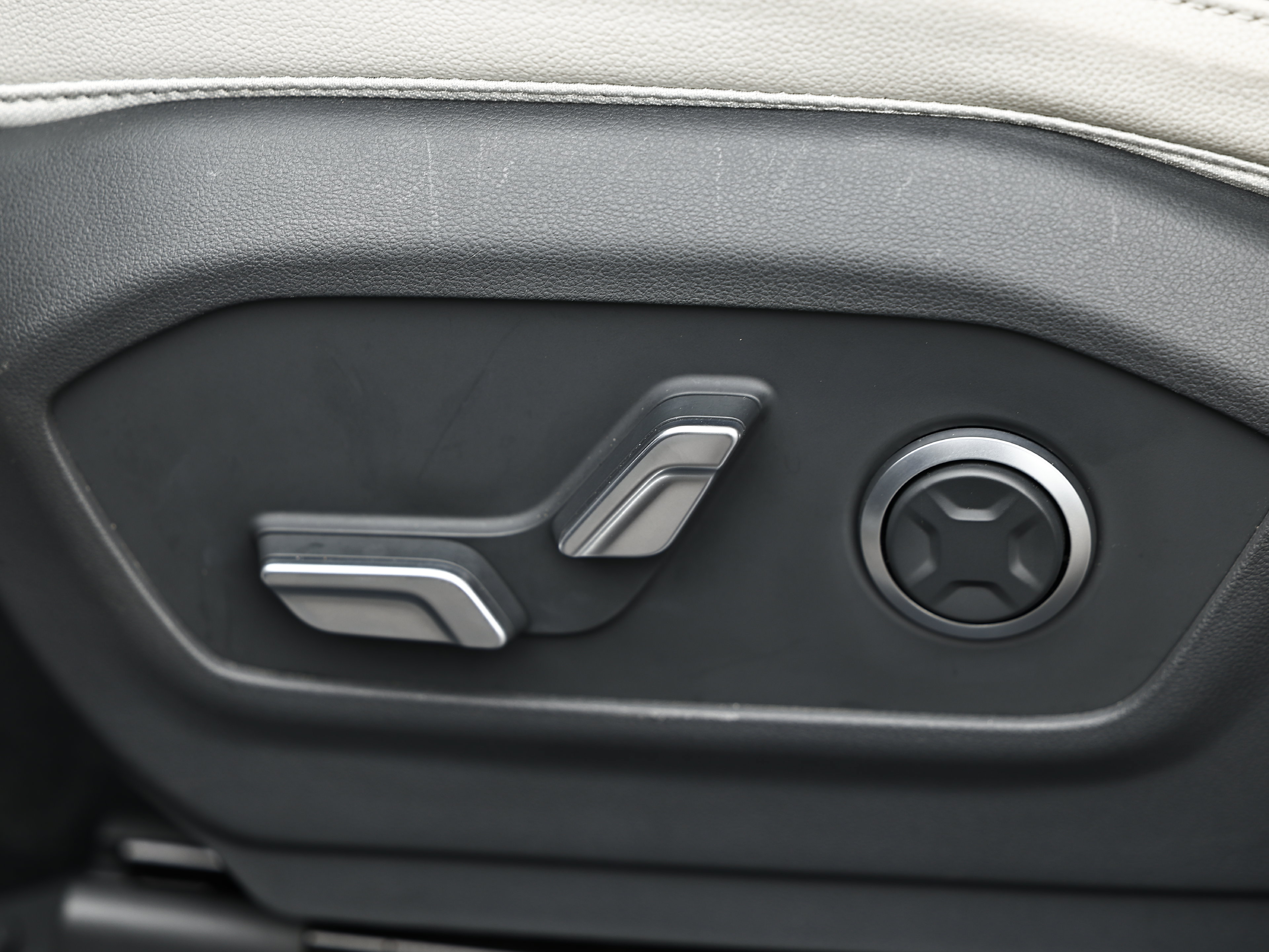 Used 2024 Hyundai Santa Fe Limited FWD image 22