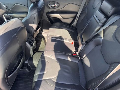 Used 2019 Jeep Cherokee High Altitude image 15