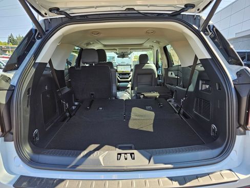 New 2026 Ford Explorer Active w/ Active Comfort Package AWD/4WD image 11