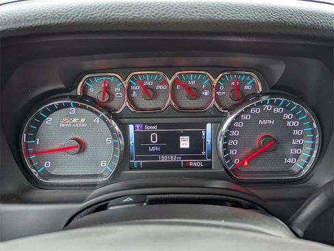 Used 2017 Chevrolet Suburban LT image 29