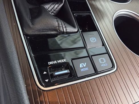 Used 2021 Toyota Sienna LE image 23