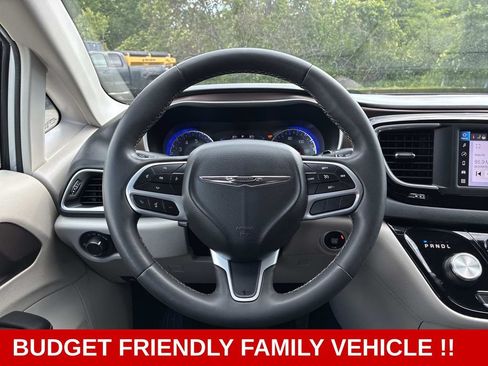 Used 2023 Chrysler Voyager LX FWD image 21