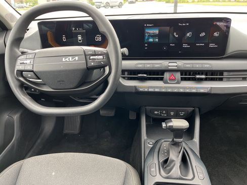 Used 2025 Kia K4 FWD image 22
