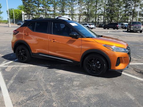 Used 2024 Nissan Kicks SR w/ SR Premium Package FWD image 25