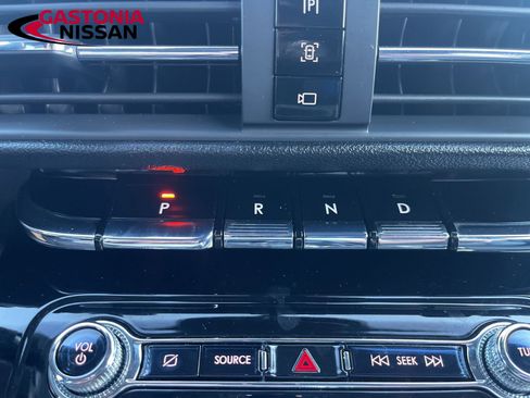 Used 2022 Lincoln Corsair AWD w/ Premium Package image 40