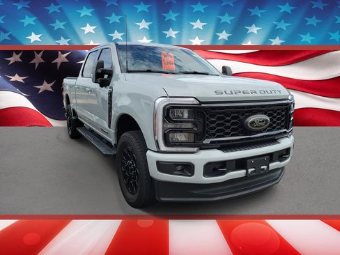 Used 2025 Ford F250 XLT w/ Black Appearance Package AWD/4WD image 1