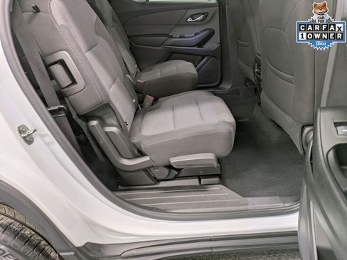 Used 2023 Chevrolet Traverse LT image 28