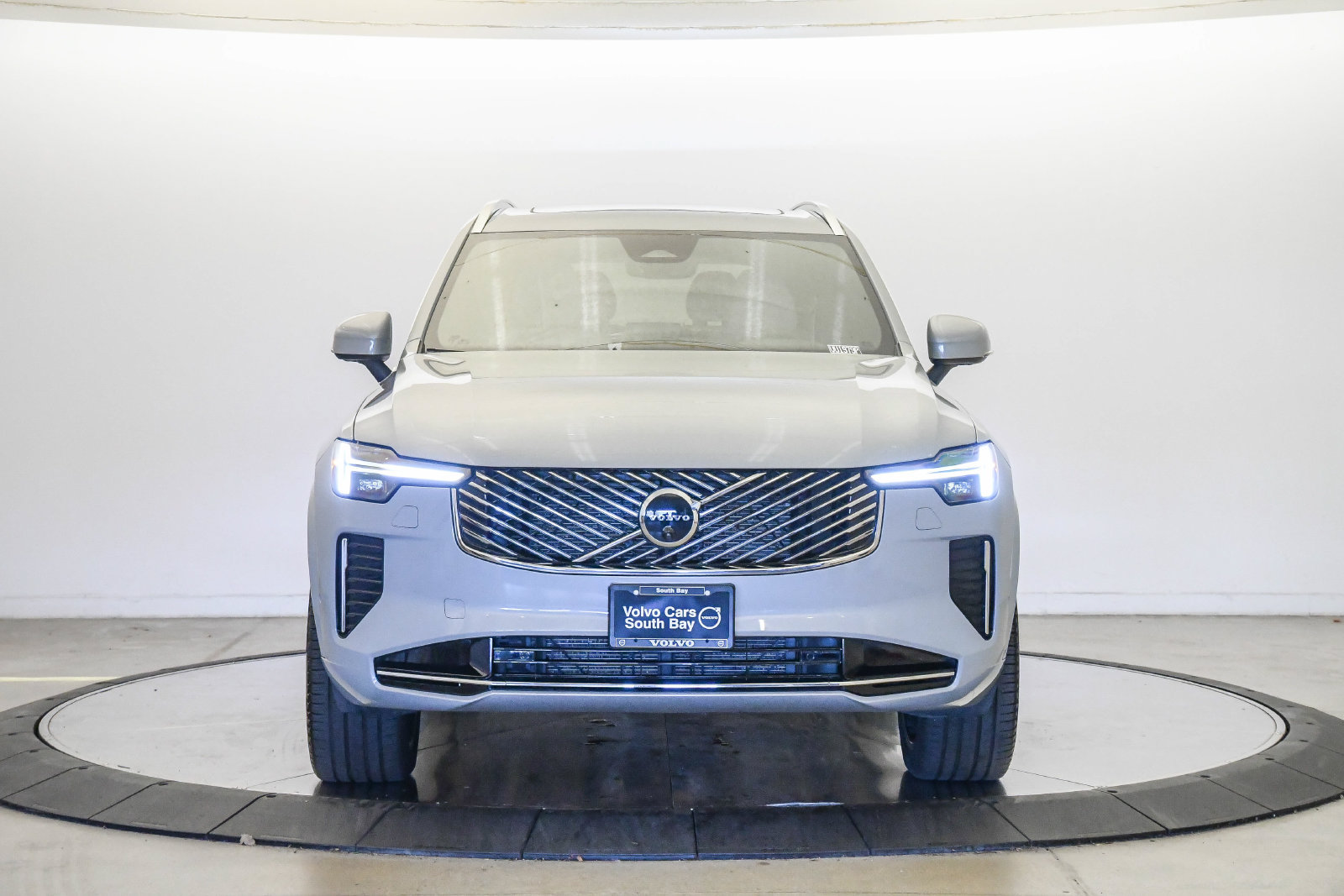 Certified 2026 Volvo XC90 B6 Plus AWD/4WD image 7