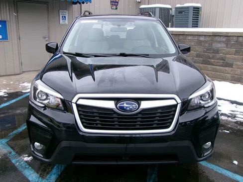 Used 2020 Subaru Forester Premium AWD/4WD image 3