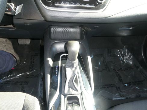 Used 2021 Toyota Corolla LE image 20