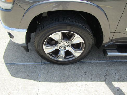Used 2021 RAM 1500 Laramie AWD/4WD image 9