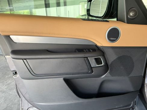 New 2026 Land Rover Discovery Limited Edition AWD/4WD image 13