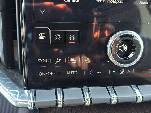 Certified 2024 GMC Acadia Denali w/ Super Cruise Package image 21