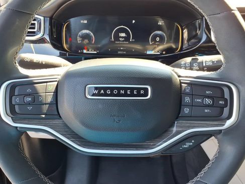Used 2022 Jeep Wagoneer Series III w/ Premium Group I AWD/4WD image 5