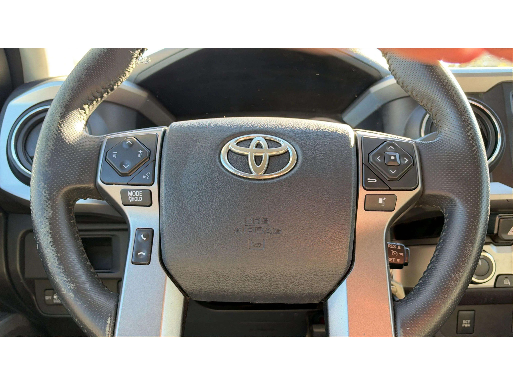 Used 2017 Toyota Tacoma SR5 w/ Tow Package AWD/4WD image 15