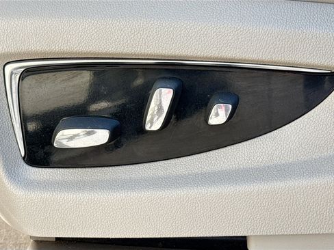 Used 2017 Cadillac Escalade Premium Luxury image 26