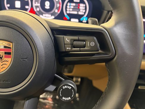 Certified 2026 Porsche Cayenne AWD/4WD image 38