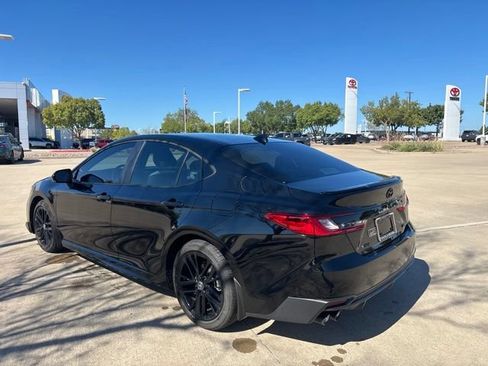 Used 2026 Toyota Camry SE w/ Convenience Package FWD image 7