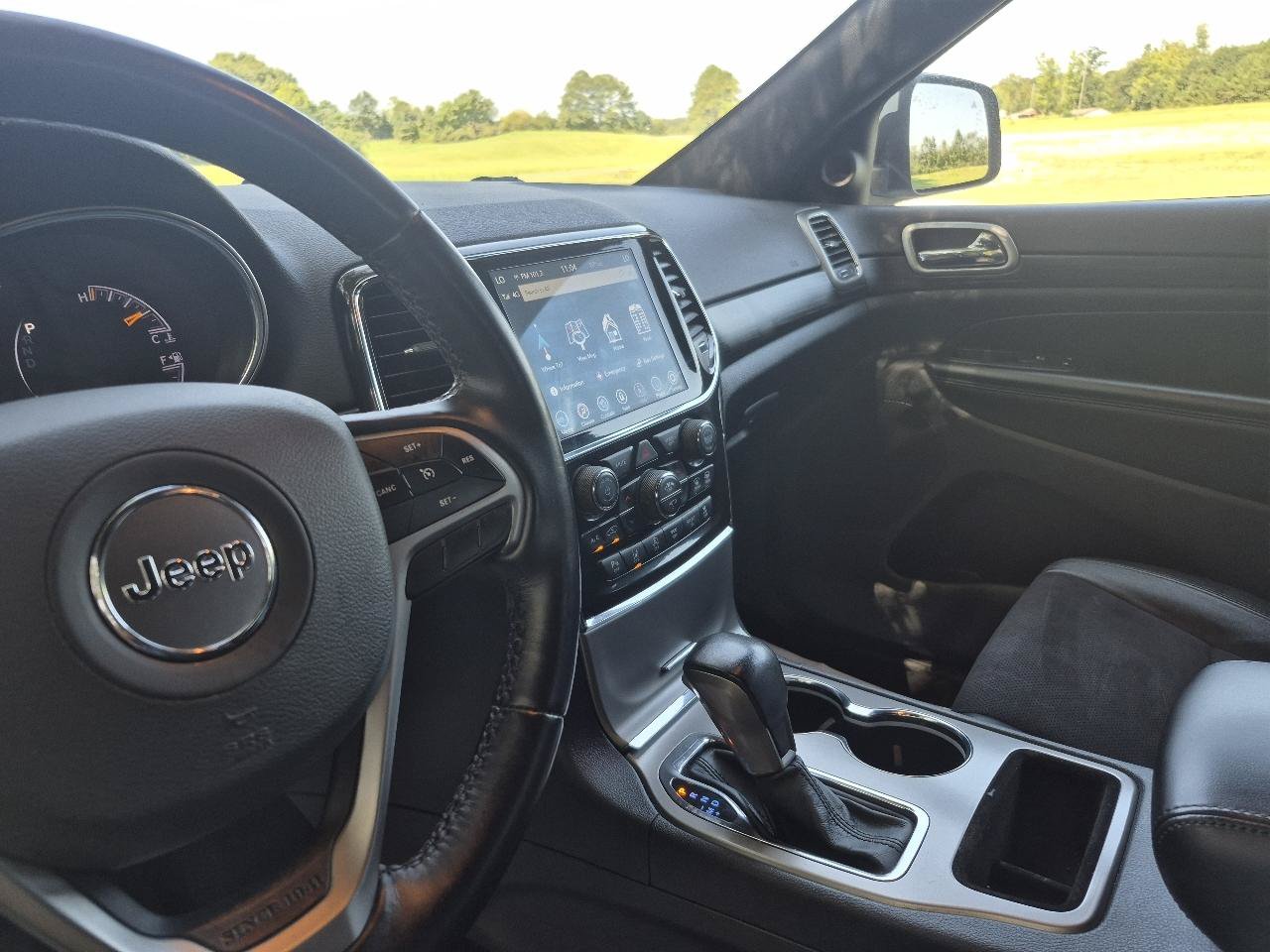 Used 2022 Jeep Grand Cherokee Laredo X RWD image 22