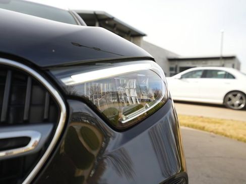 Used 2026 Mercedes-Benz GLC 300 4MATIC image 13