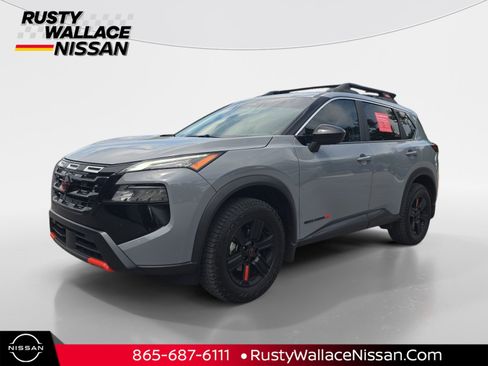 Used 2025 Nissan Rogue SV AWD/4WD image 1