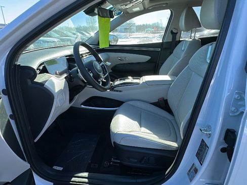 Certified 2024 Hyundai Tucson Limited AWD/4WD image 17
