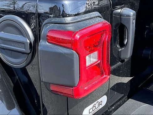 Used 2024 Jeep Wrangler Unlimited Rubicon 392 image 20