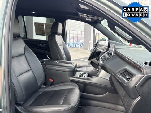 Used 2023 Chevrolet Suburban Z71 w/ Luxury Package image 28