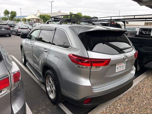 Used 2018 Toyota Highlander LE AWD/4WD image 5