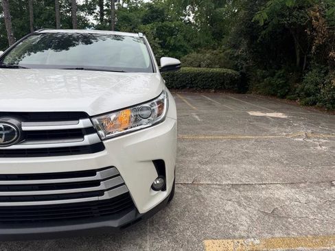 Used 2017 Toyota Highlander XLE FWD image 17