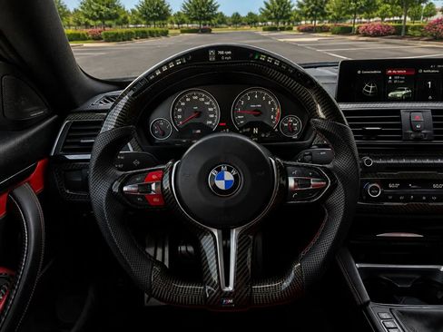 Used 2018 BMW M4 Coupe RWD image 22
