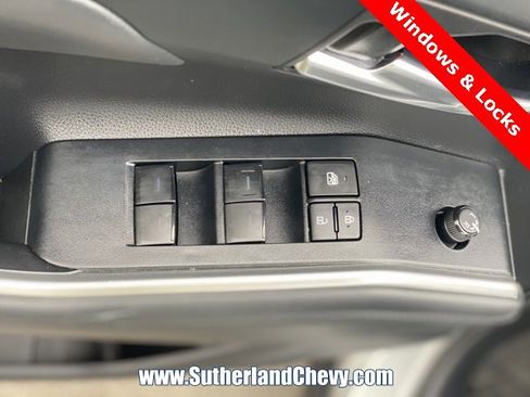 Used 2022 Toyota Highlander XLE image 15