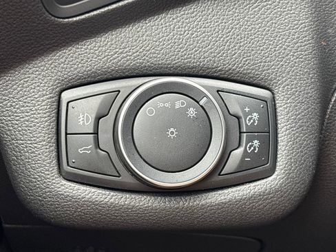 Used 2017 Ford Escape SE w/ Equipment Group 201A image 22