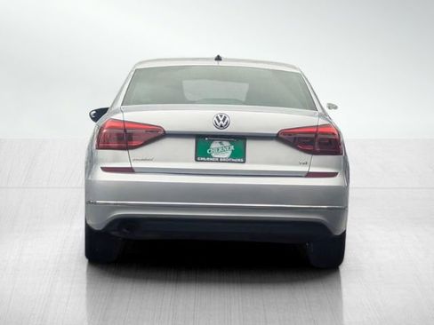 Used 2017 Volkswagen Passat 1.8T S image 5