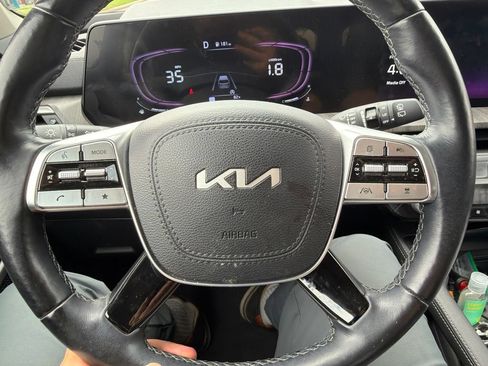 Used 2023 Kia Telluride EX w/ EX Captain's Chair Package AWD/4WD image 12