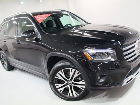 Certified 2025 Mercedes-Benz GLB 250 4MATIC image 11