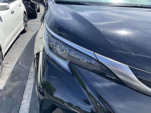 Used 2021 Toyota Sienna XSE image 11