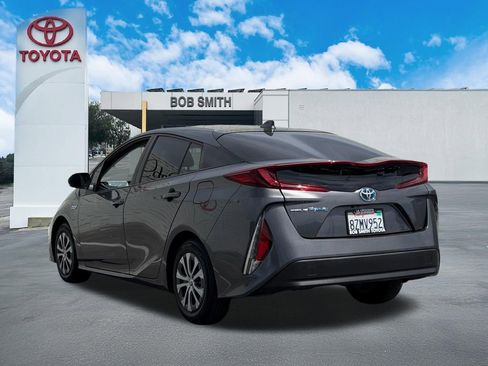 Used 2021 Toyota Prius Prime LE image 8