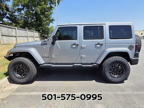 Used 2016 Jeep Wrangler Unlimited Sahara AWD/4WD image 2