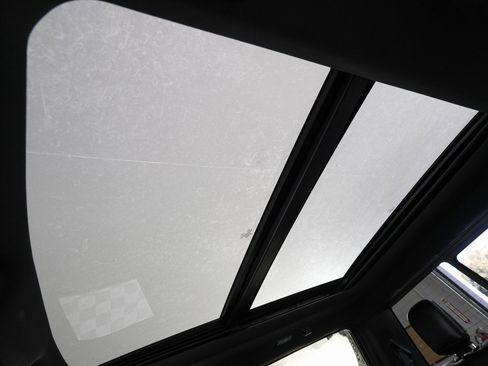 Used 2025 Ford F150 Lariat w/ Equipment Group 502A High image 28