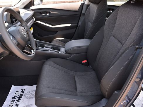 Used 2025 Honda Accord SE image 6