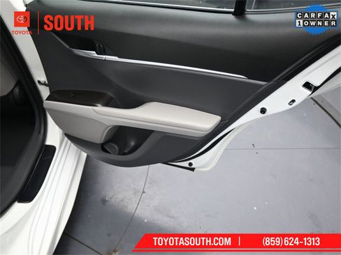 Used 2023 Toyota Camry SE w/ Cold Weather Package image 34