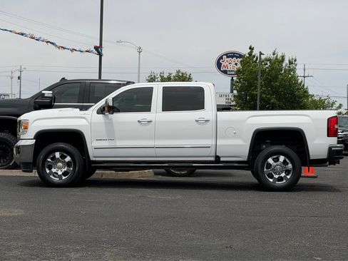 Used 2019 GMC Sierra 2500 SLT w/ Duramax Plus Package AWD/4WD image 46