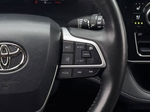 Used 2023 Toyota Highlander Limited image 15