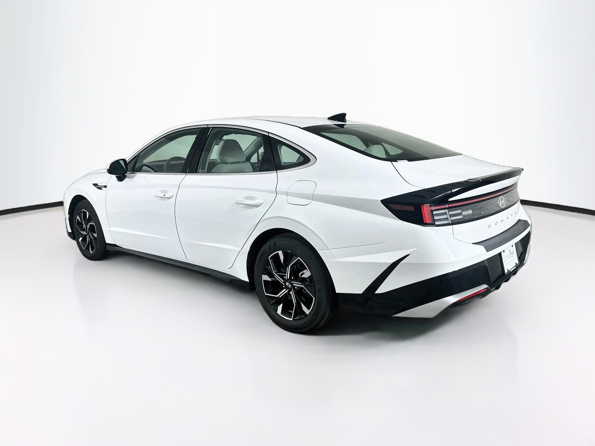 Used 2025 Hyundai Sonata SEL FWD image 5