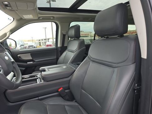 Used 2025 Ford Expedition Max Active AWD/4WD image 12